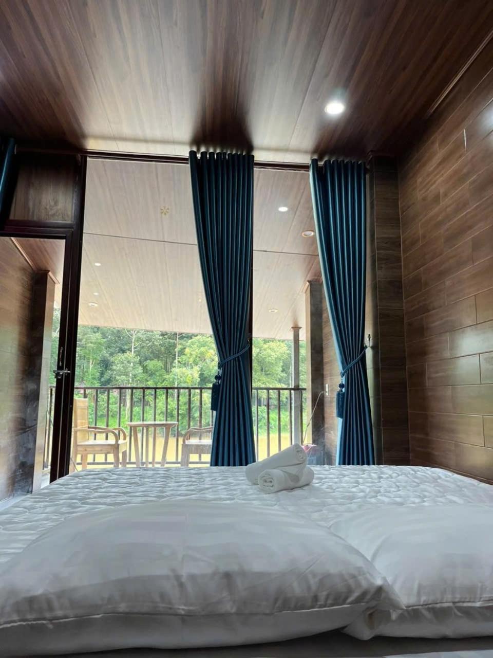 Floor River View Cat Tien Exterior photo